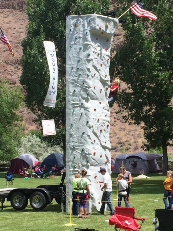 Climbing Wall w/ 3 Operators